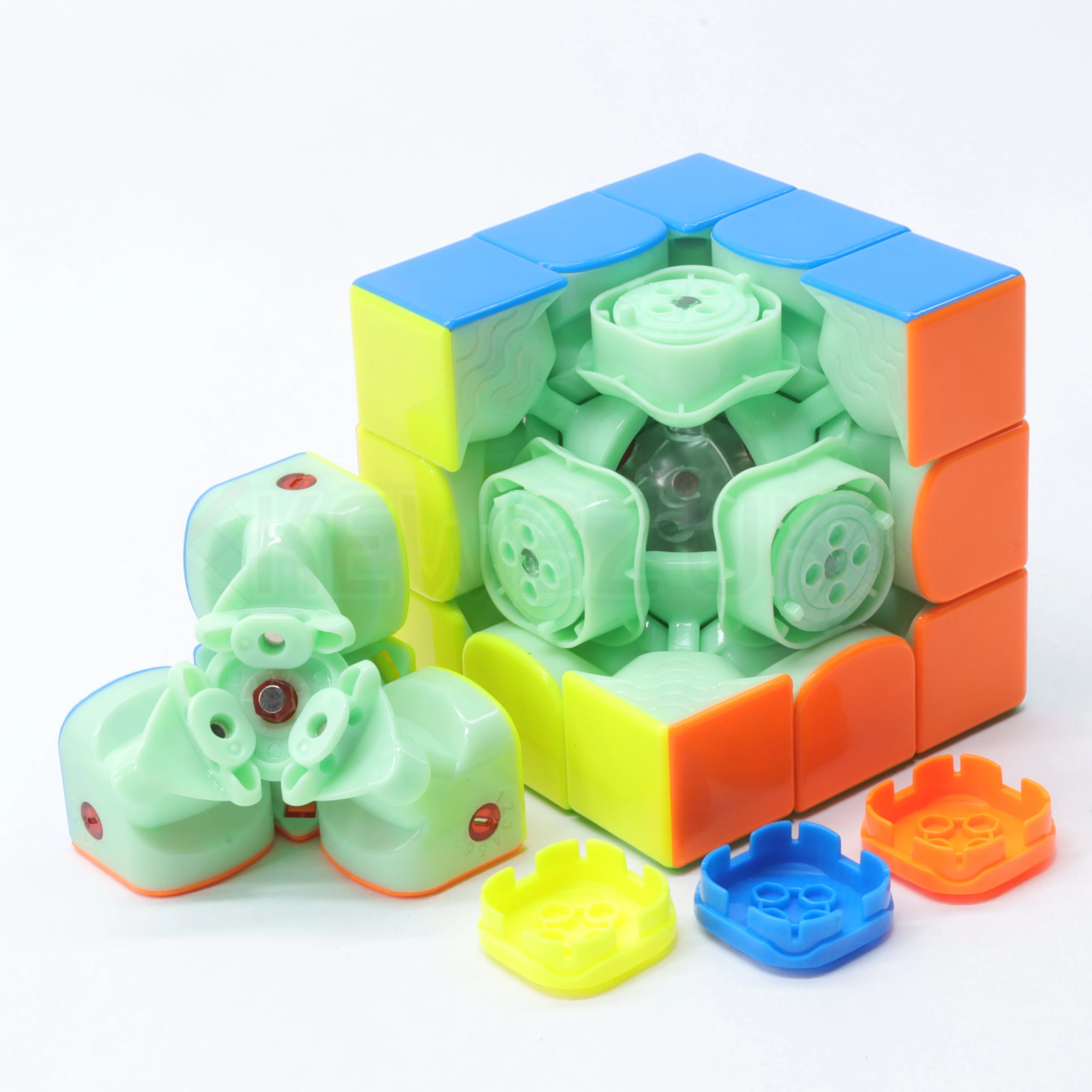 DaYan Zhanchi Pro V5 3x3 Fancy (Magnetic, Maglev, Ball-Core) - Image 3