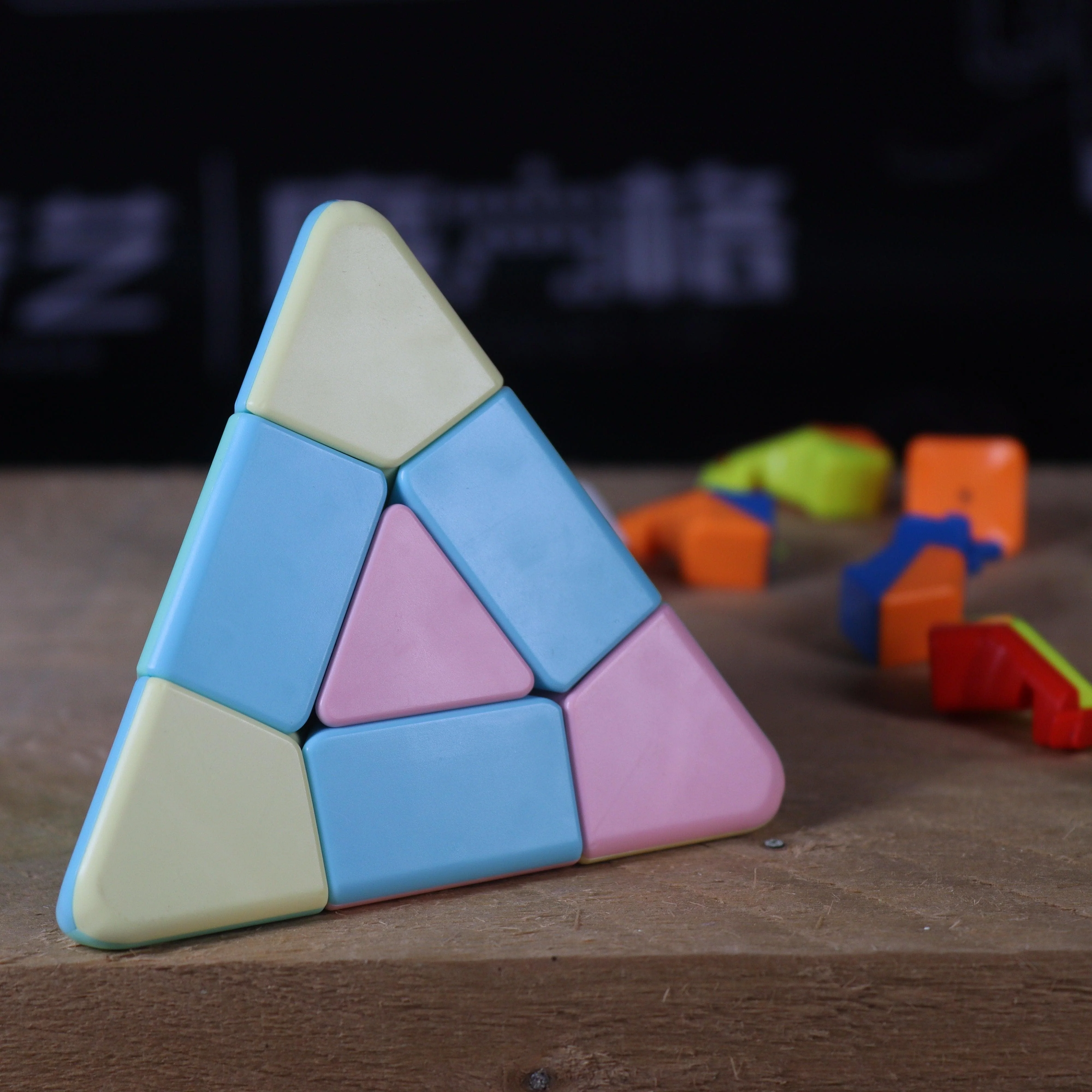 MoYu Triangle Pyraminx - Image 8