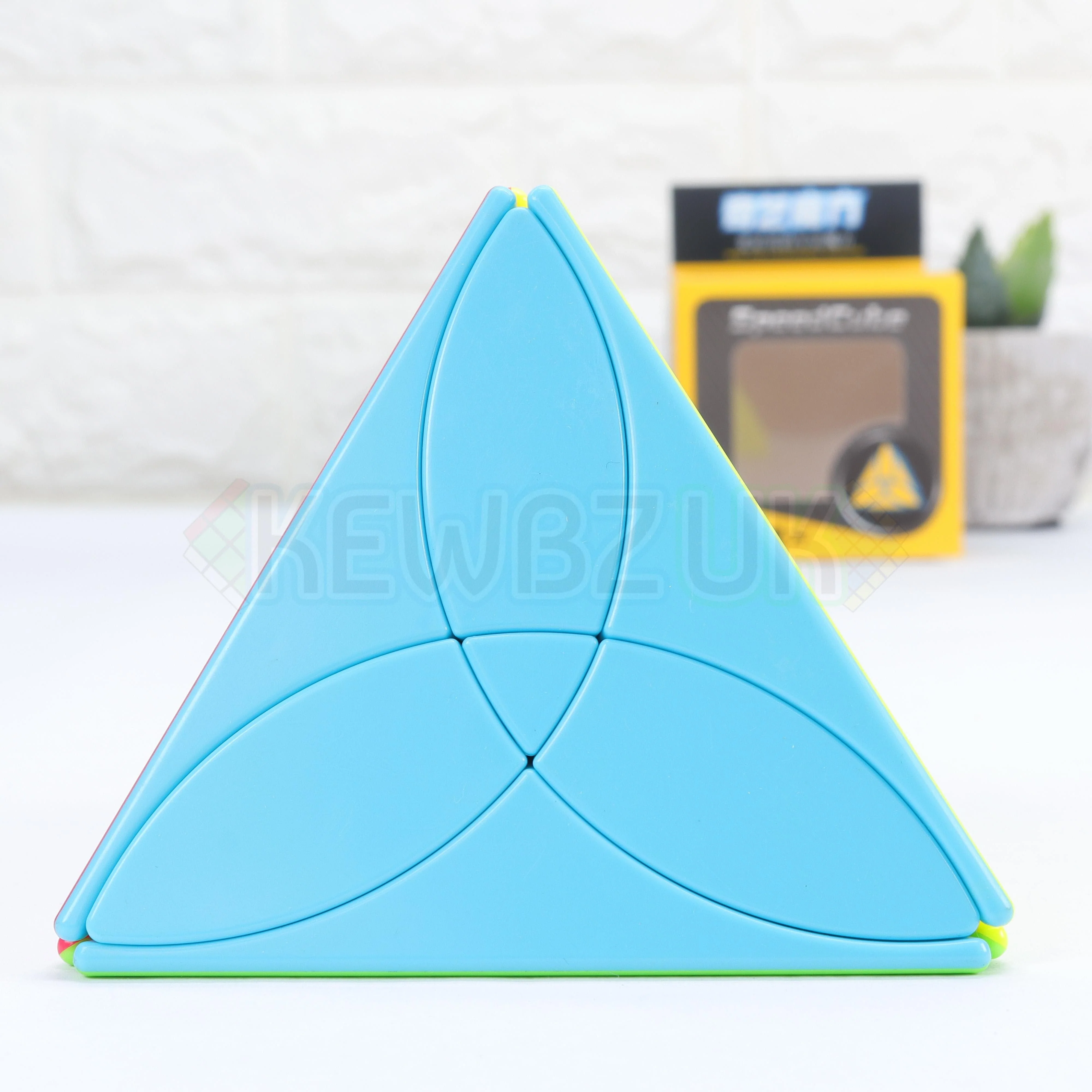 QiYi Clover Pyraminx - Image 2